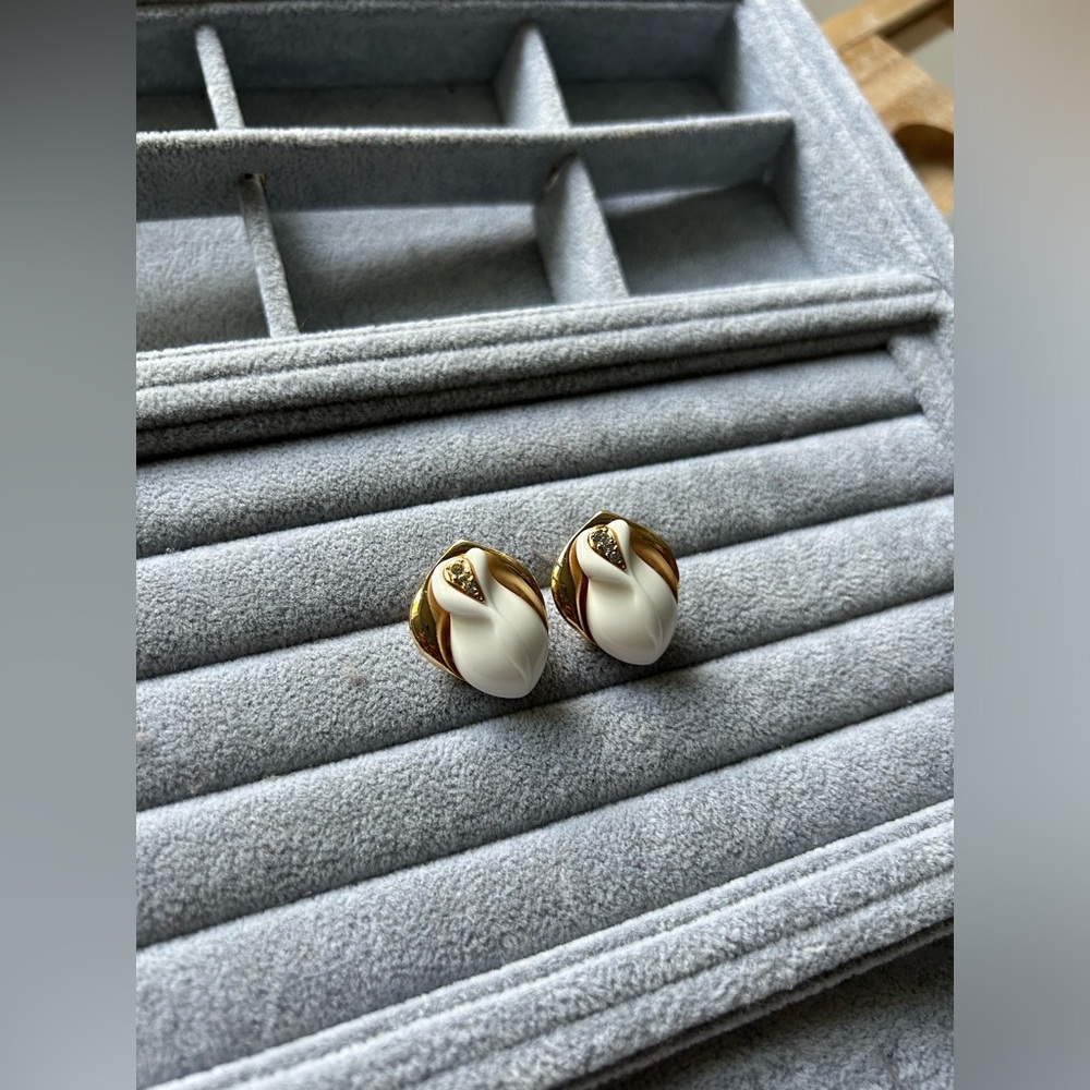 Vintage 1980s KJL for Avon rosebud earrings